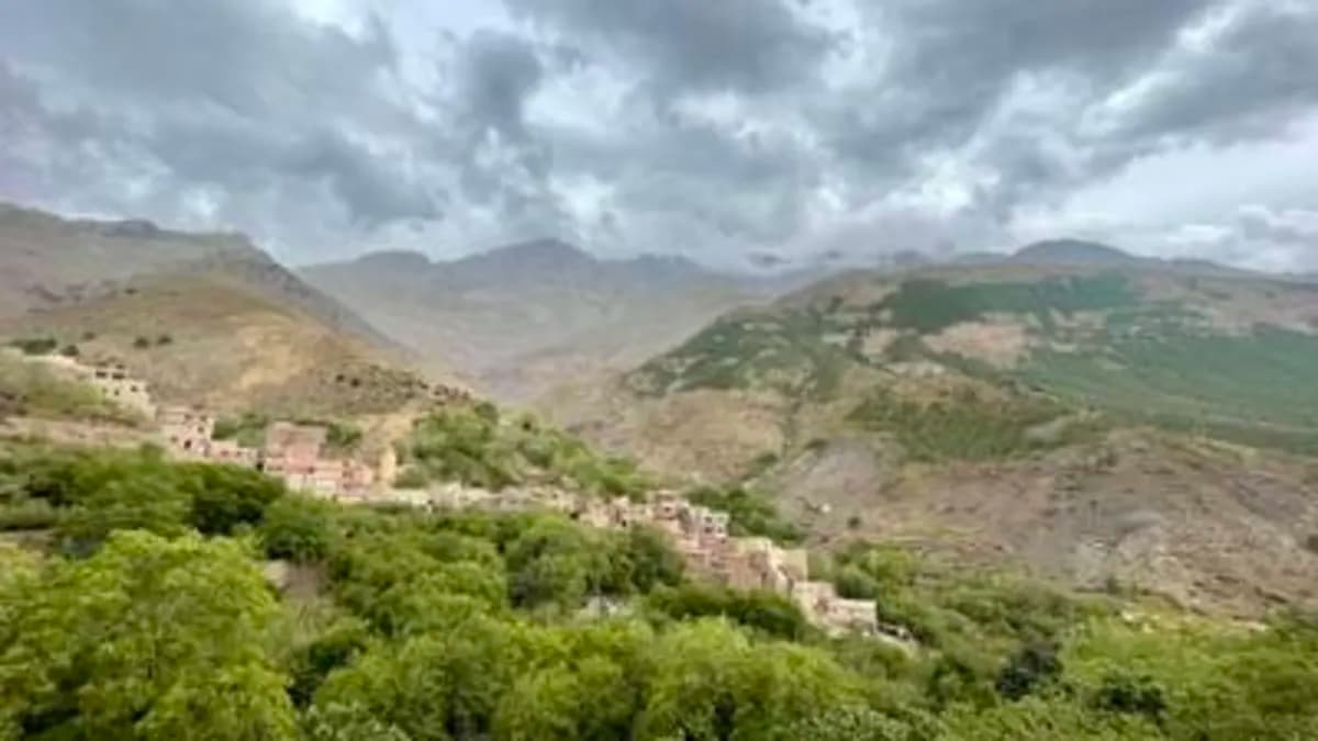 Tizi n'Tamatert Balcony Path to Tachedirt — One-Day High Atlas Trek - Image 4